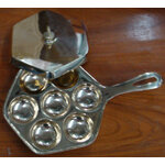 กระทะขนมครกทองเหลือง 7 เต้า 016-KM-B7 Khanom Krok Pan brass There are 7 holes. 016-KM-B7 อุปกรณ์ทำขนม