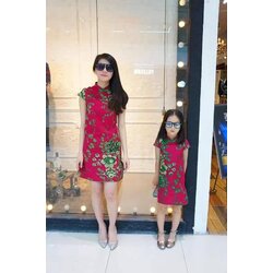 เดรสกี่เพ้าลายดอกเขียว สีแดง เซ็ตแม่ลูก