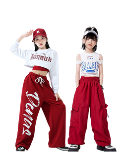 พร้อมส่ง ชุดเต้น เสื้อเปิดไหล่+กางเกงคาร์โก้ แดงไวน์