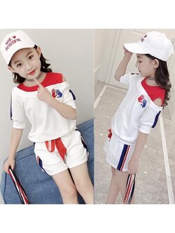 ชุดเสื้อสีขาว+กางเกงขาสั้น