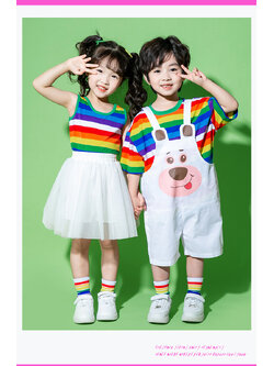 พร้อมส่ง ชุดเต้น ชุดฮิปฮอป เสื้อลายรุ้ง รวมถุงเท้า