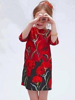 ชุดเด็ก : เดรสแขนสามส่วนสีแดงลายดอกลิลลี่ สีแดง