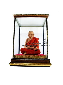 หลวงปู่ทวด เหยียบน้ำทะเลจืด ( ไฟเบอร์เหมือนจริง ) หน้าตัก 5 นิ้ว สูง 8 นิ้ว พร้อมตู้พรีเมี่ยมขอบไม้