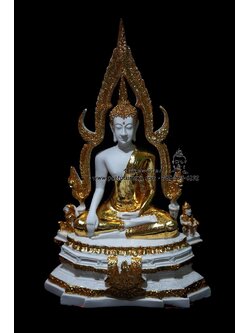 พระพุทธรูปปางมารวิชัย ซุ้มแก้ว ( พระพุทธชินราช ) สีขาวปิดทอง เนื้อเรซิ่น หน้าตัก 5 นิ้ว สูง 13 นิ้ว