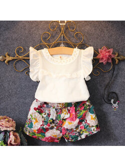 ชุดเด็ก : ชุดเสืื้อสีขาวแขนระบาย+กางเกงลายดอก