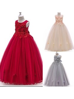 ชุดออกงาน ชุดราตรี ทรงยาว แต่งลูกไม้