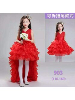 ชุดออกงาน เดรสสีแดง หางปลายาว