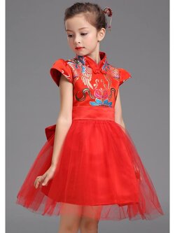 ชุดจีน กี่เพ้า สีแดง ลายดอกบัว กระโปรงมุ้ง