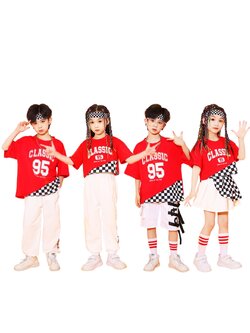 ชุดเต้น ชุดเซ็ต เสื้อแดงแขนสั้นลาย CLASSIC95 กระโปงสั้น กางเกงขายาว