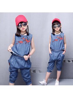 เสื้อแขนกุด+กางเกง เป็นจั้มสูทปักลายดอกไม้