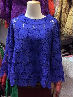 เสื้อลูกไม้สีน้ำเงิน คอตั้ง ทรงผีเสื้อ