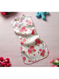 ชุดกี่เพ้าสีขาวลายดอกกุหลาบ คอป้าย