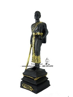 ท้าวสุรนารี ( คุณหญิงโม หรือ ย่าโม ) สีดำปิดทอง เนื้อเรซิ่น ขนาด 5 นิ้ว สูง 13 นิ้ว