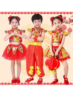 พร้อมส่ง ชุดจีน กี่เพ้า หญิงเอวลอย,ชายเปิดไหล่ สีแดง