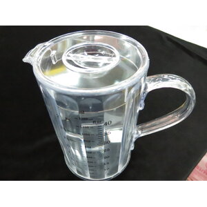 เหยือกตวง ถ้วยตวง และเหยือกน้ำ