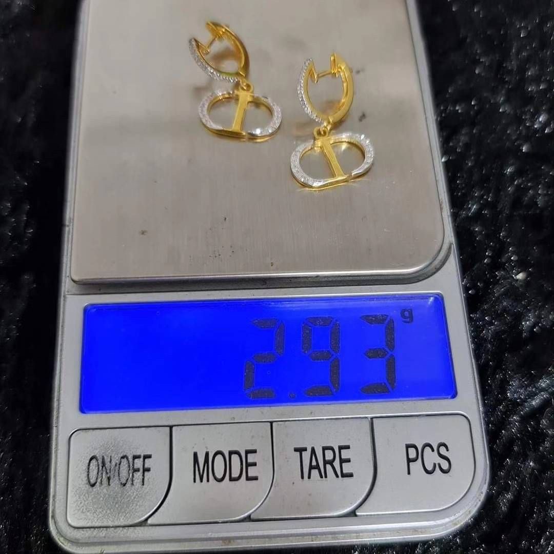 พร้อมส่งและสั่งผลิตต่างหูเพชรแท้แบรนด์CD แต่งงาน หมั้น ใส่เที่ยว ออกงาน ทองคำ 9K เพชรกุหลาบแท้ 0.25 กะรัต 48 เม็๋ด ราคาถูกมาก ส่งฟรี