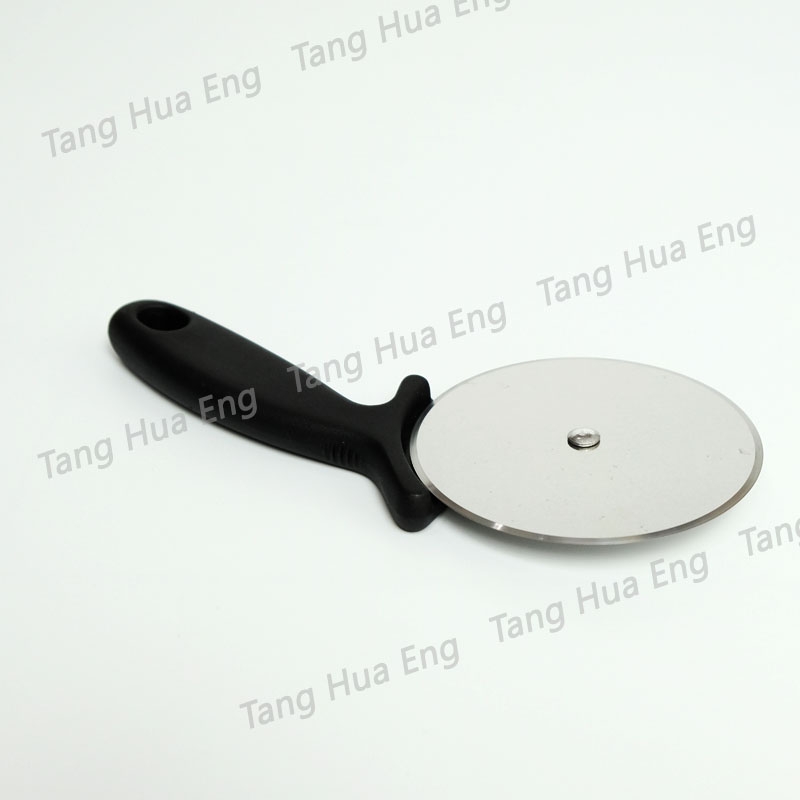 ที่ตัดพิซซ่า 4 นิ้ว ด้ามดำ HL