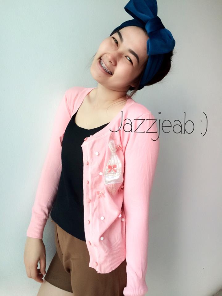 เสื้อคลุมสีชมพู ติดโบว์สีชมพู