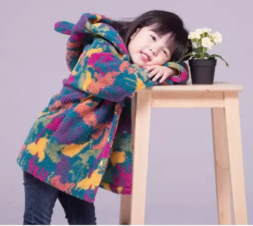 เสื้อกันหนาวแบบคลุมตัวยาวหลากสี มีฮูด