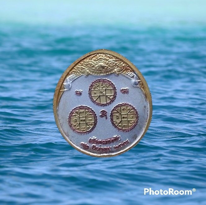 พระนารายณ์ทรงครุฑประทับพระราหู เนื้อโลหะสามกษัตริย์พ่นทราย ปี2548 เจ้าคุณธงชัย วัดไตรมิตร