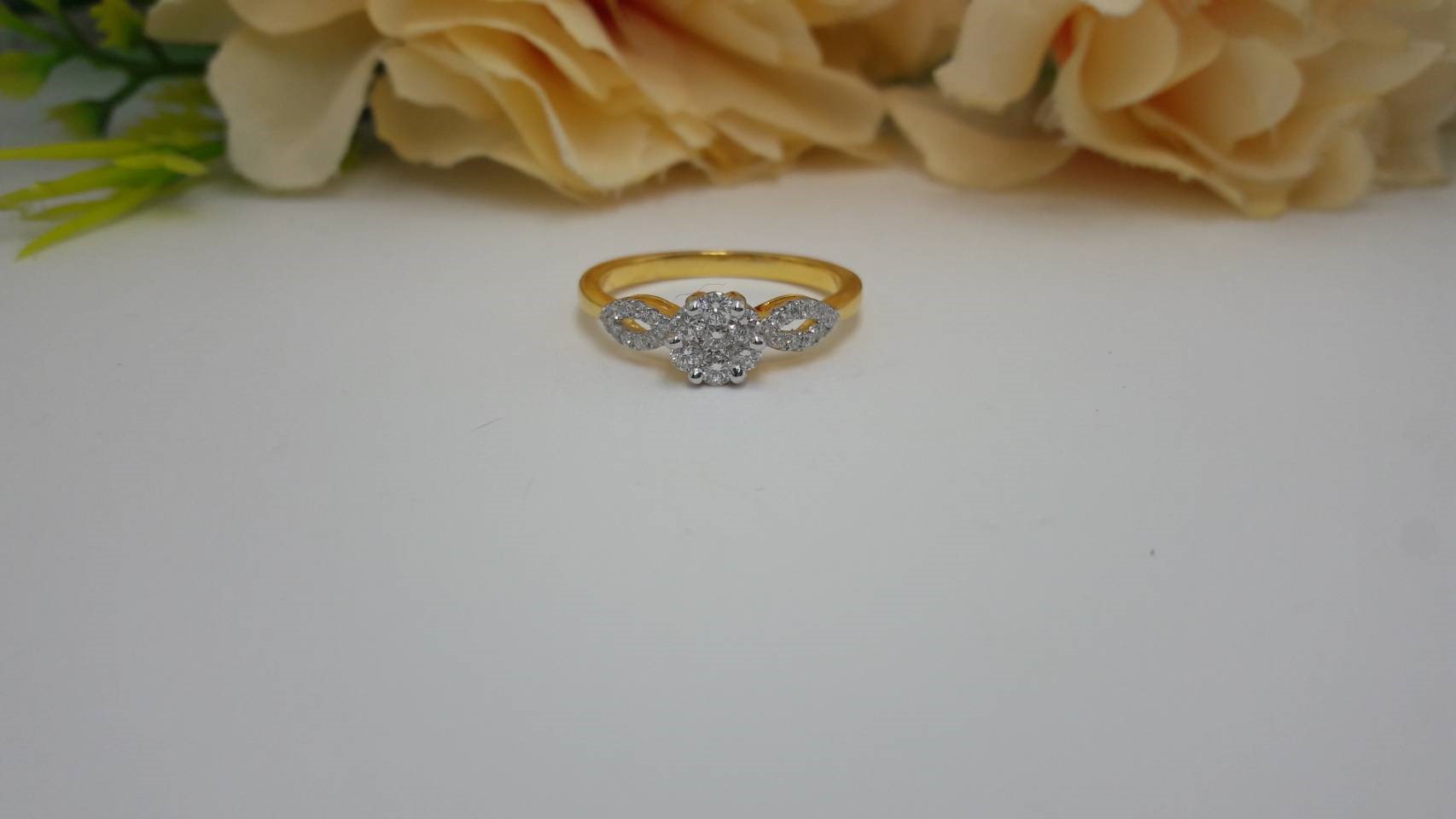 สั่งผลิตเพชรเบลเยี่ยมคัท แหวนแต่งงาน แหวนหมั้น ใส่เที่ยว ออกงาน แหวนทองคำ 18K เพชรแท้ 0.38 กะรัต 3.00 กรัม น้ำ 99 ราคาถูกมาก มีใบรับประกันค่ะ