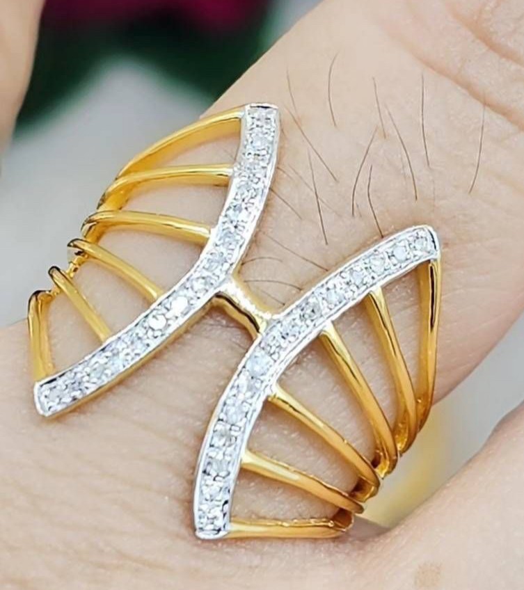 พร้อมส่งและสั่งผลิตแหวนเพชรก้านริ้วใบพัดใส่รับกับนิ้วมากๆ แหวนแต่งงาน แหวนหมั้น ใส่เที่ยว ออกงาน แหวนทองคำ 9K เพชรกุหลาบแท้ 0.15 กะรัต 30 เม็ด ราคาถูกมาก ส่งฟรี