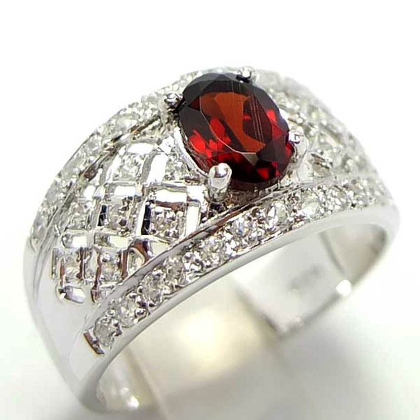 แหวนเงินแท้ราคาถูกชุบทองคำขาว พลอยแท้โกเมน 0.95 กะรัต เพชรCZ 0.358 กะรัต งานประณีตสวยงาม สั่งผลิตค่ะ