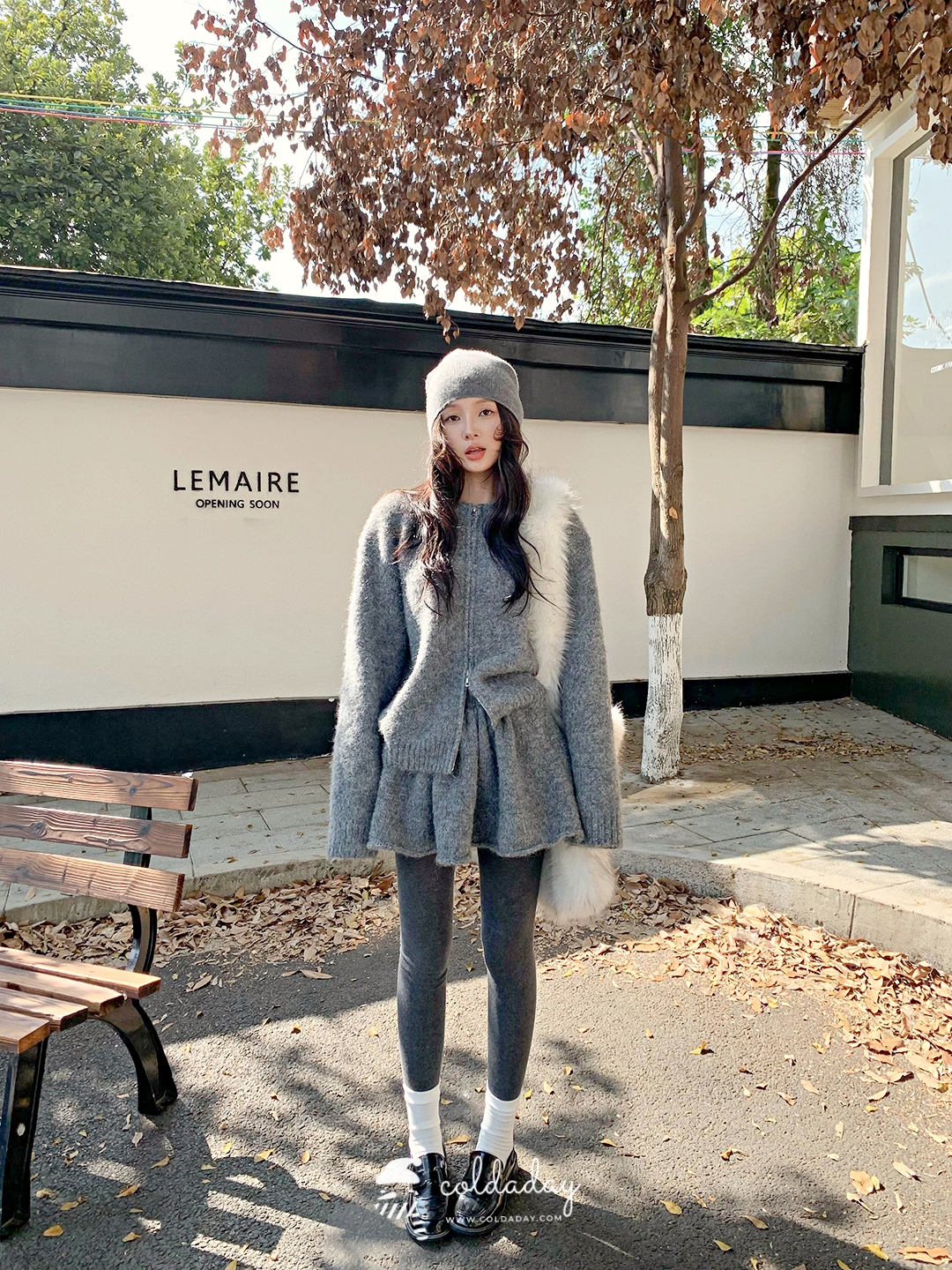 ชุดเซ็ทเสื้อกระโปรงไหมพรม Cloudy More Knit Set มี 2 สี
