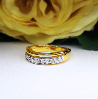 สั่งผลิตเพชรเบลเยี่ยมคัท แหวนแต่งงาน แหวนหมั้น ใส่เที่ยว ออกงาน แหวนทองคำ 18K เพชรแท้ 0.23 กะรัต 4.50 กรัม น้ำ 99 ราคาถูกมาก มีใบรับประกันค่ะ