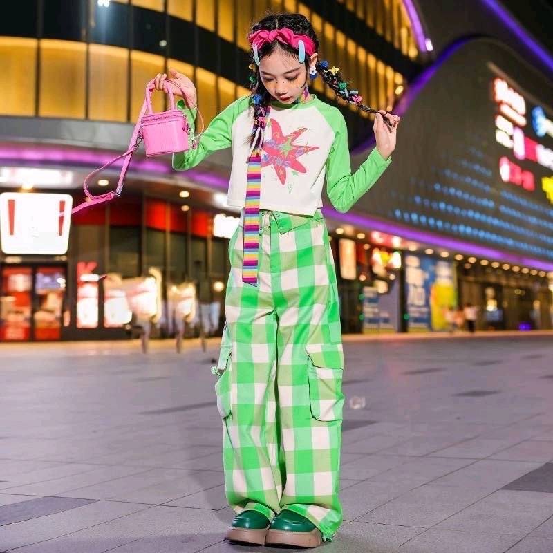 พร้อมส่ง ชุดเต้น เซ็ตเสื้อเอวลอย+กางเกงเอวพับขายาว พร้อมปลอกแขน