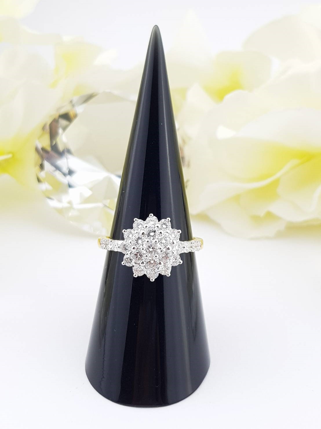 สั่งผลิตเพชรเบลเยี่ยมคัท แหวนแต่งงาน แหวนหมั้น ใส่เที่ยว ออกงาน แหวนทองคำ 18K เพชรแท้ 1.34 กะรัต 4.10 กรัม น้ำ 99 ราคาถูกมาก มีใบรับประกันค่ะ