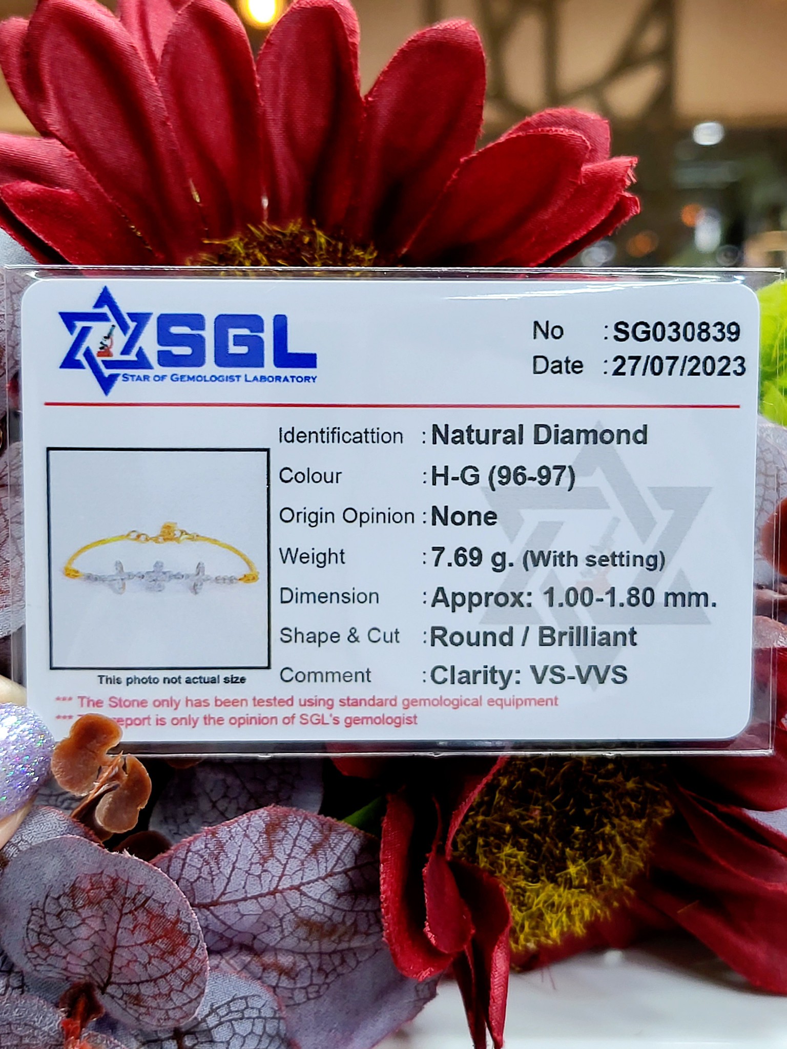 พร้อมส่งและสั่งผลิตสร้อยข้อมือกึ่งกำไลทองเพชรแท้กระจุกดอกไม้สวยเก๋น่ารักมากค่ะ ใส่แล้วดูมีชีวิตชีวา แต่งงาน หมั้น ใส่เที่ยว ออกงาน ทองคำ18K เพชรเบลเยี่ยมแท้0.70 กะรัต 49 เม็ด ราคาถูกมาก ส่งฟรี