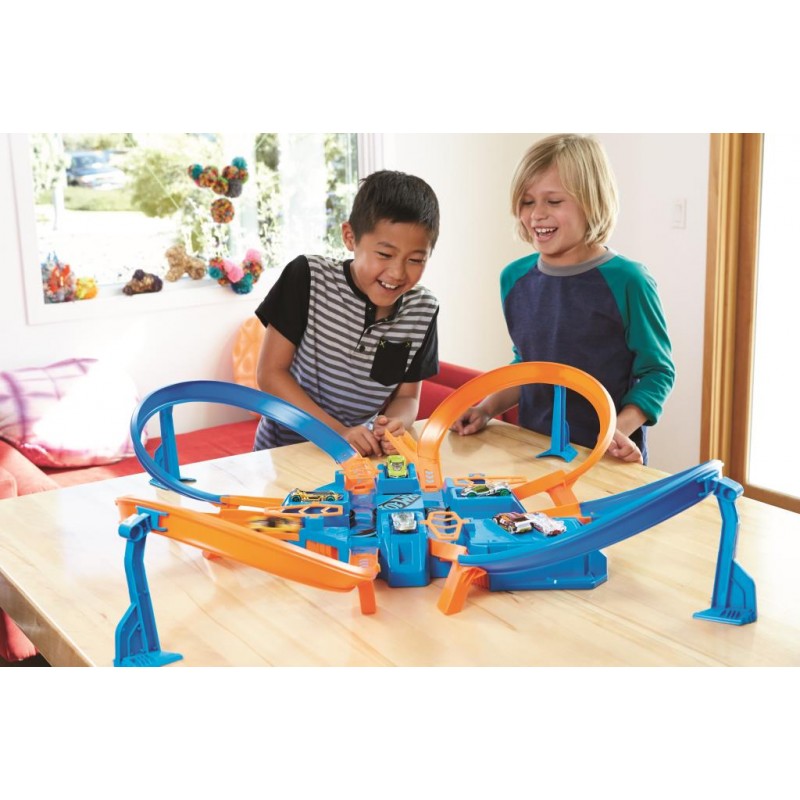 ชุด Hot Wheels Criss Cross Crash Track Set