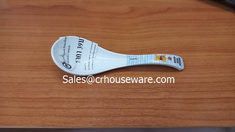 ช้อนด้ามงอ ลายพูห์บลูสปอตไวห์ Poo Bule sport White PB-SP61391,Bent spoon