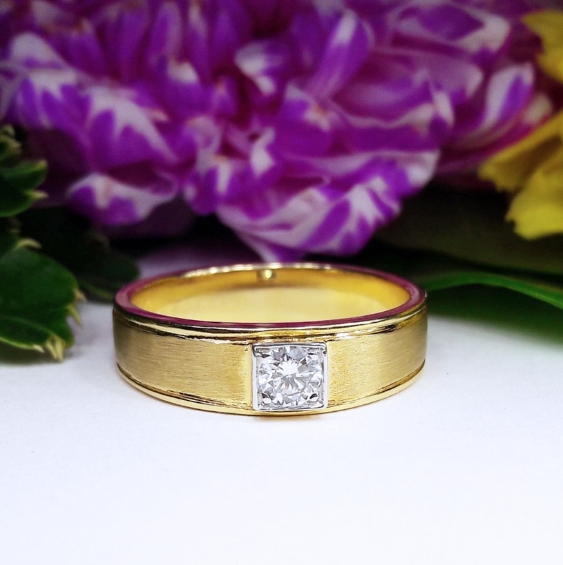 สั่งผลิตเพชรเบลเยี่ยมคัท แหวนแต่งงาน แหวนหมั้น ใส่เที่ยว ออกงาน แหวนทองคำ 18K เพชรแท้ 18 ตัง 6.08 กรัม น้ำ 98 ราคาถูกมาก มีใบรับประกันค่ะ