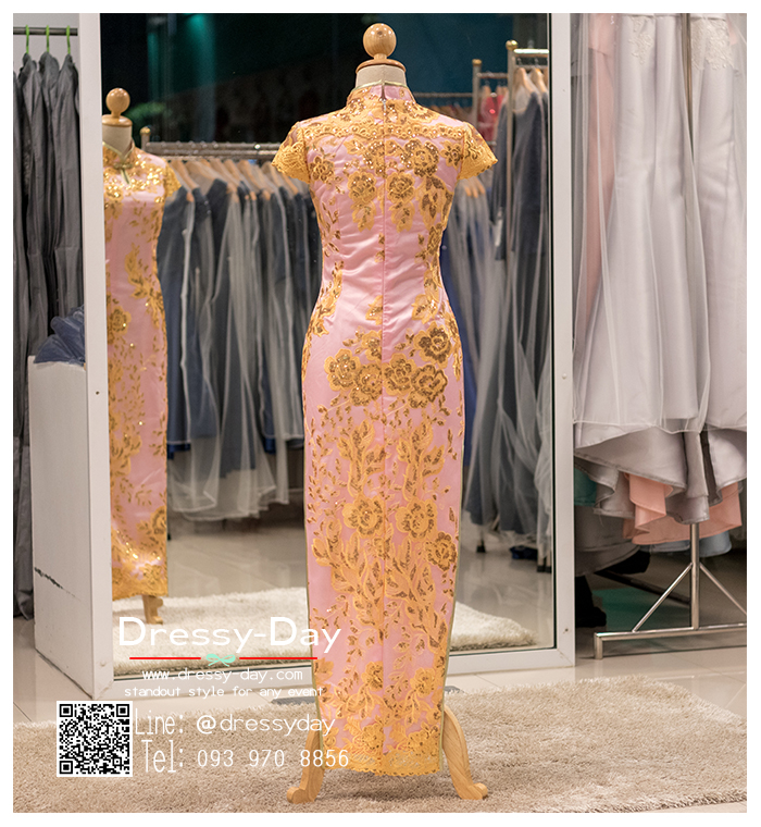 รหัส ชุดกี่เพ้า : KPL037 ชุดกี่เพ้าแบบยาว ผ้าลูกไม้เนื้อดีประดับเลื่อมทอง สีชมพู สวย หรู และสง่ามากๆ เจ้าสาวที่มองหา ชุดกี่เพ้าประยุกต์ สำหรับใส่ในพิธียกน้ำชา ชุดส่งตัว ถ่ายพรีเวดดิ้ง ชุดแต่งงานตามธรรมเนียมจีน แนะนำคะ สวยมาก