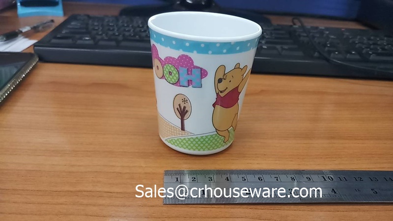 แก้วน้ำไม่มีหู 2.5 นิ้ว ลาย Poo Blue Sport White