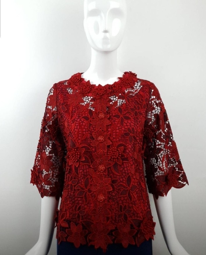 เสื้อลูกไม้พิ้งบูติค สีแดงมีหลายทรงให้เลือก