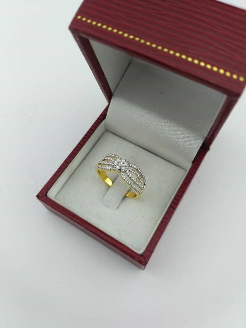 สั่งผลิตเพชรเบลเยี่ยมคัท แหวนแต่งงาน แหวนหมั้น ใส่เที่ยว ออกงาน แหวนทองคำ 18K เพชรแท้ 0.37 กะรัต 3.54 กรัม น้ำ 99 ราคาถูกมาก มีใบรับประกันค่ะ