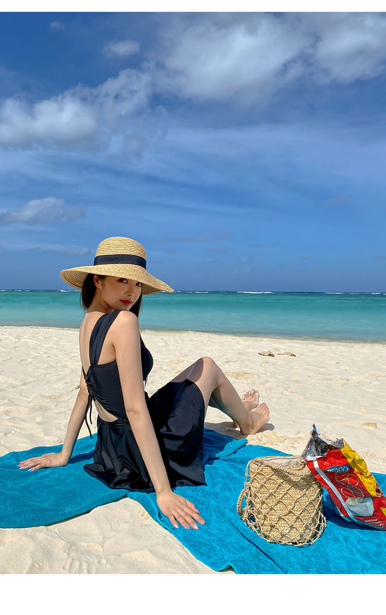 ชุดว่ายน้ำคนอ้วน4xl เซต 2 ชิ้น สีดำ รอบอก 38-43 กางเกงรอบเอว 36-40 สะโพก 40-48 ชุดยาว 32 นิ้วค่ะ ผ้าดีงานสวย คุ้มมากค่ะ