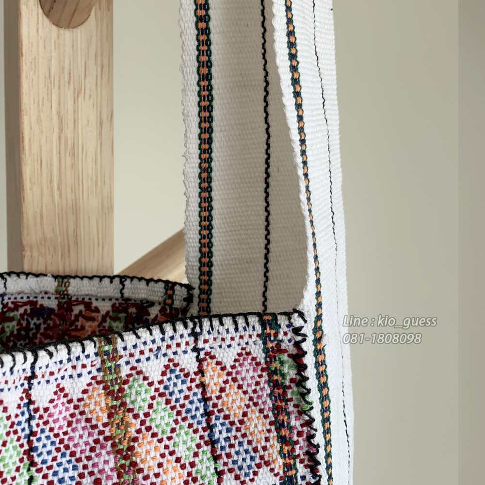 ย่าม ย่ามชนเผ่า ย่ามปักมือ ย่ามผ้าฝ้าย งานเย็บมือ กระเป๋าย่าม ย่ามผ้าทอมือ กระเป๋าย่ามพื้นเมือง ของฝากภาคเหนือ ย่ามกะเหรี่ยง ราคาถูก ลดราคา กระเป๋าสะพายข้าง งานแฮนด์เมด กระเป๋าผ้าแนวๆ สะพายข้าง พาดไหล่ ของฝากญาติผู้ใหญ่ ของฝากชาวต่างชาติ ย่ามพระ