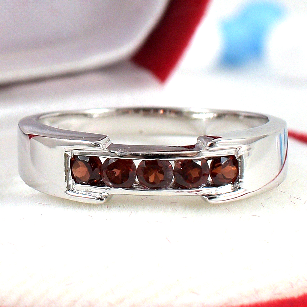 แหวนเงินแท้ราคาถูกชุบทองคำขาว โกเมนแท้ 0.60 กะรัต งานประณีตสวยงาม สั่งผลิตค่ะ