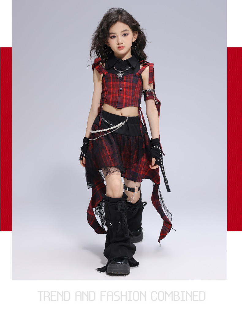 ชุดเต้น เซ็ตเสื้อปาดไหล่ พร้อมปลอกแขน โทนลายสก๊อต ดำแดง