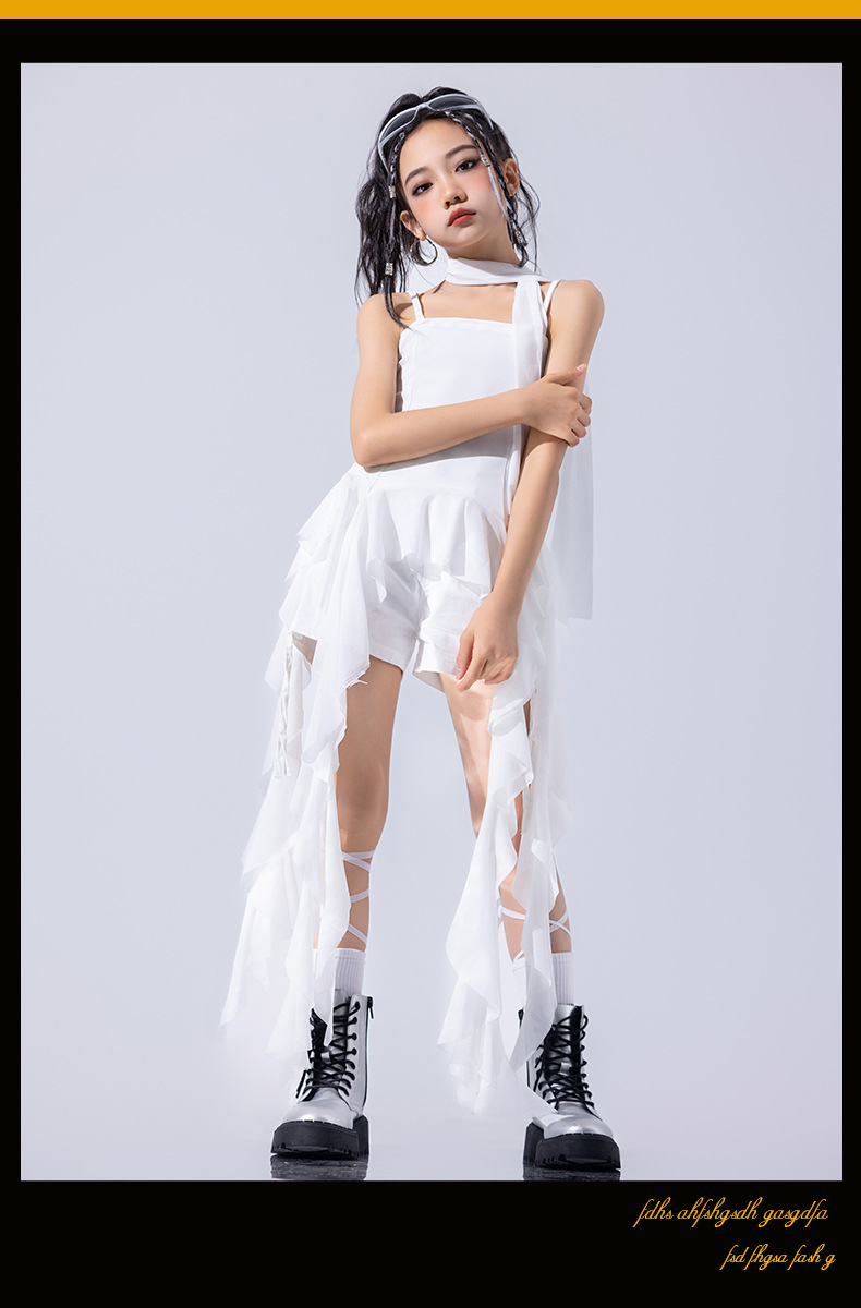 สินค้าพร้อมส่ง ***ชุดเต้น เซ็ตเสื้อกั๊กดำ ขาว +กางเกงขายาวขาวสั้นดำ