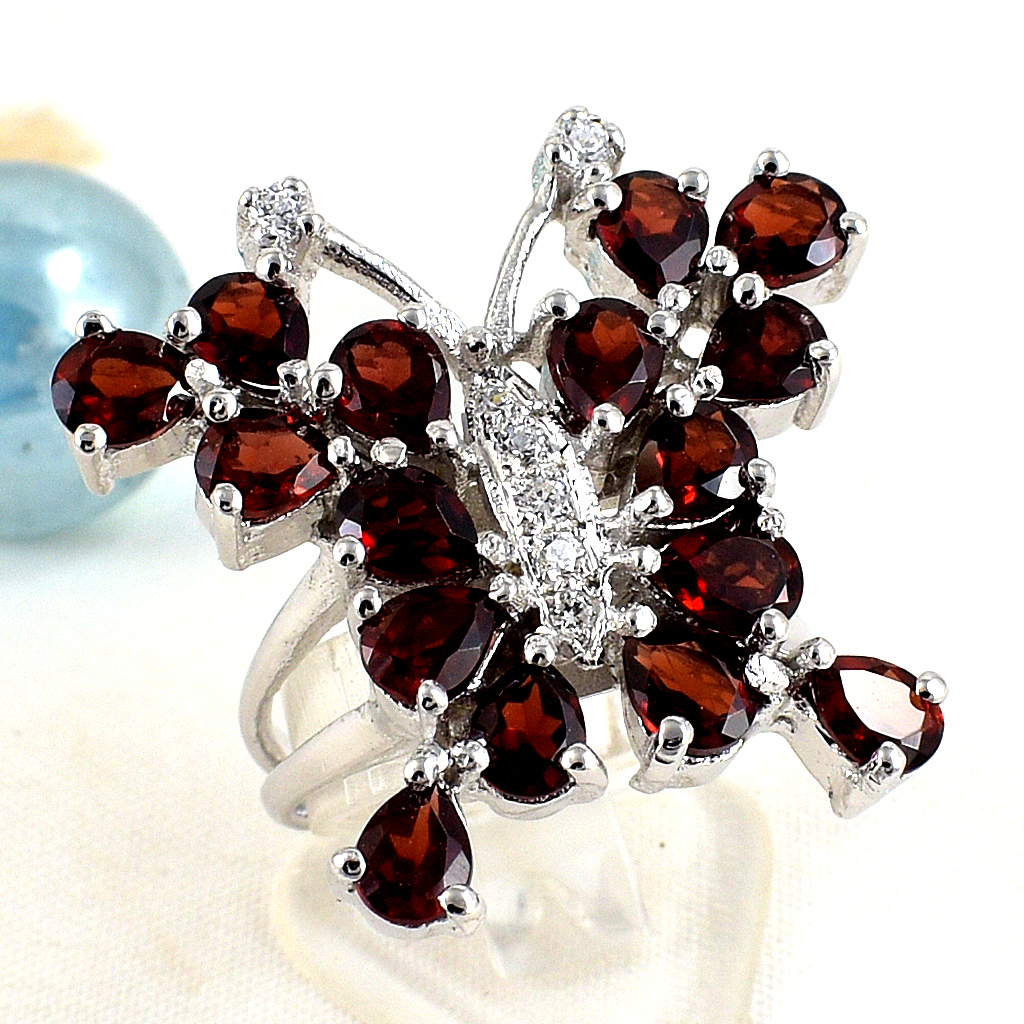 แหวนเงินแท้ราคาถูกชุบทองคำขาว พลอยแท้โกเมน 6.40 กะรัต เพชรCZ 0.14 กะรัต งานประณีตสวยงาม สั่งผลิตค่ะ