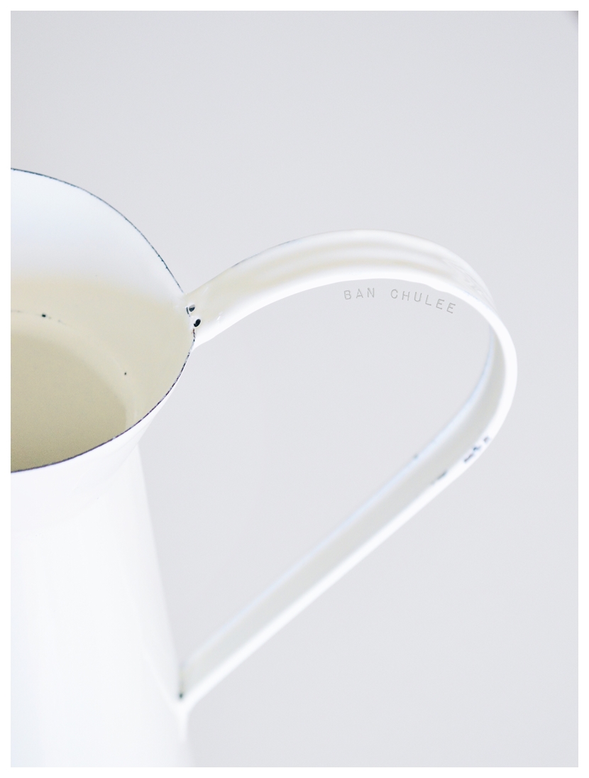 Shabby Chic Enamel Vase แจกันอีนาเมล สีขาว ทรงเหยือก