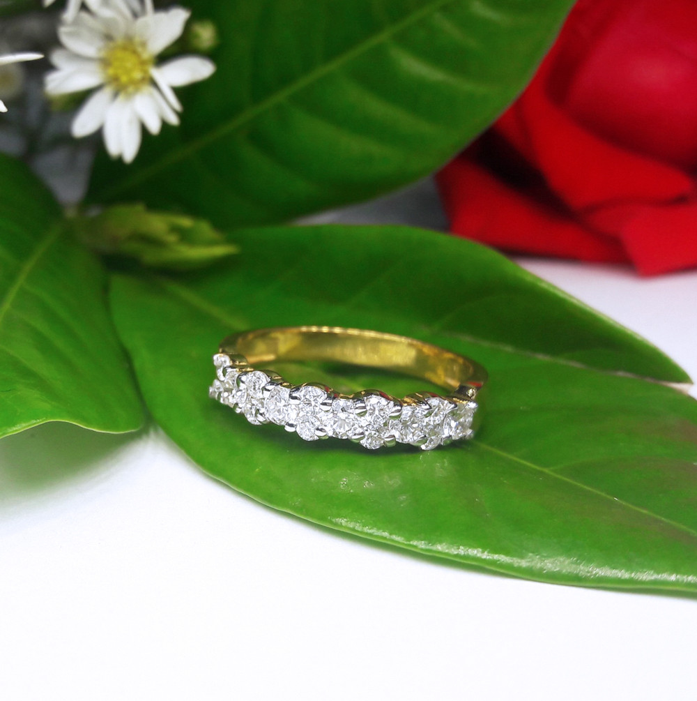 สั่งผลิตเพชรเบลเยี่ยมคัท แหวนแต่งงาน แหวนหมั้น ใส่เที่ยว ออกงาน แหวนทองคำ 18K เพชรแท้ 0.52 กะรัต 2.97 กรัม น้ำ 99 ราคาถูกมาก มีใบรับประกันค่ะ