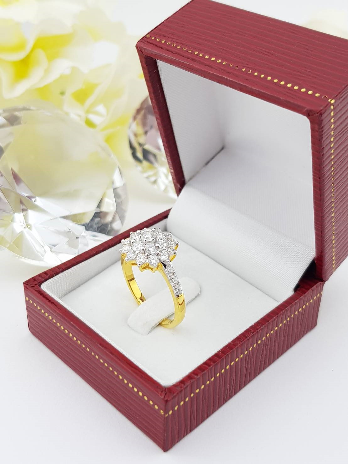 สั่งผลิตเพชรเบลเยี่ยมคัท แหวนแต่งงาน แหวนหมั้น ใส่เที่ยว ออกงาน แหวนทองคำ 18K เพชรแท้ 1.34 กะรัต 4.10 กรัม น้ำ 99 ราคาถูกมาก มีใบรับประกันค่ะ