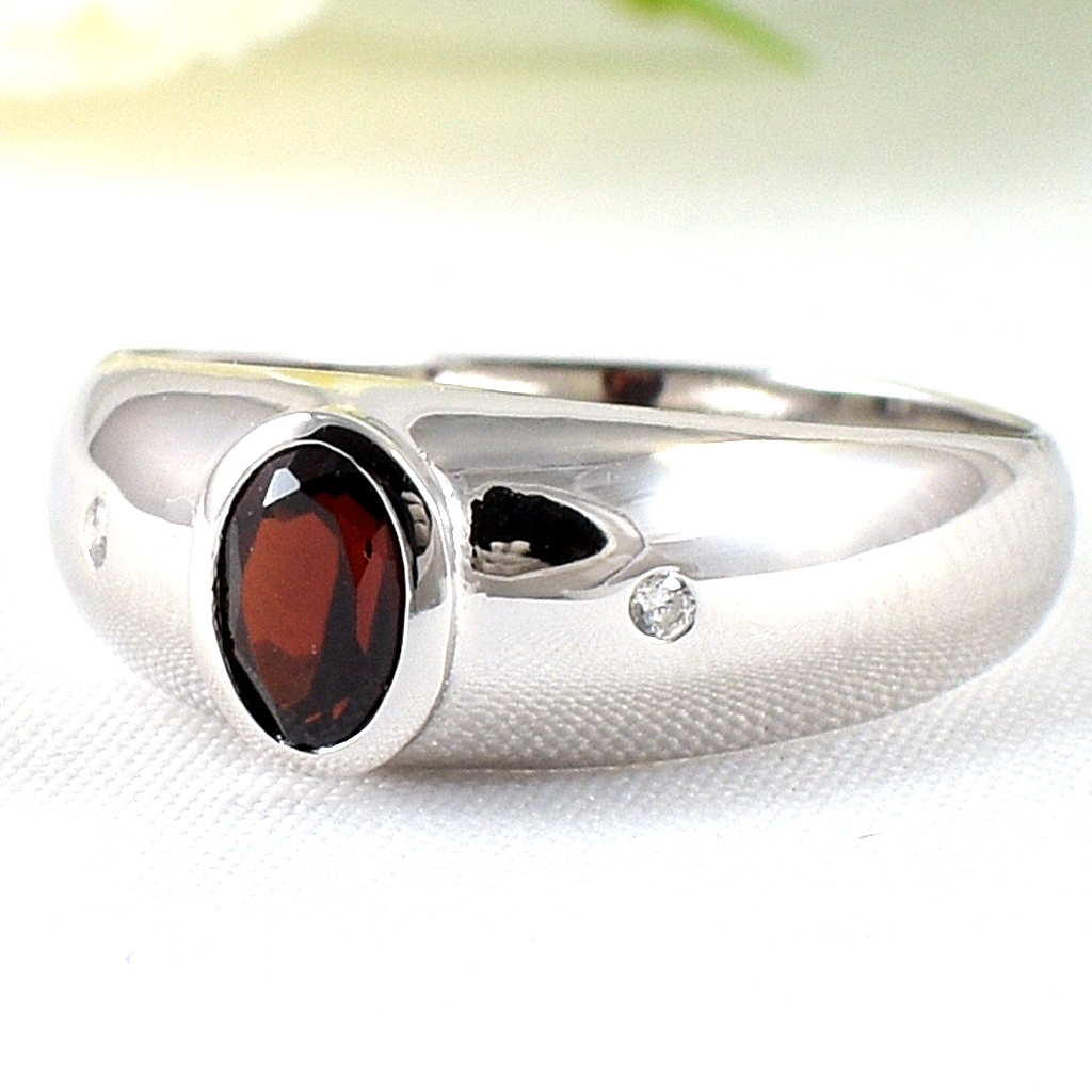 แหวนเงินแท้ราคาถูกชุบทองคำขาว พลอยแท้โกเมน 0.60 กะรัต เพชรCZ 0.02 กะรัต งานประณีตสวยงาม สั่งผลิตค่ะ