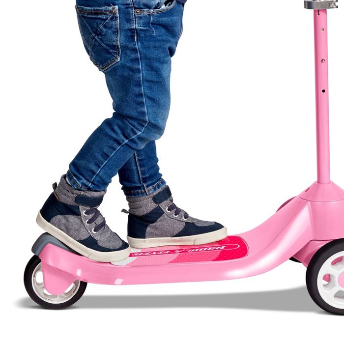 สกูตเตอร์ตัวแรกของลูก Radio Flyer Grow With Me Beginner Kids' Kick Scooter Pink